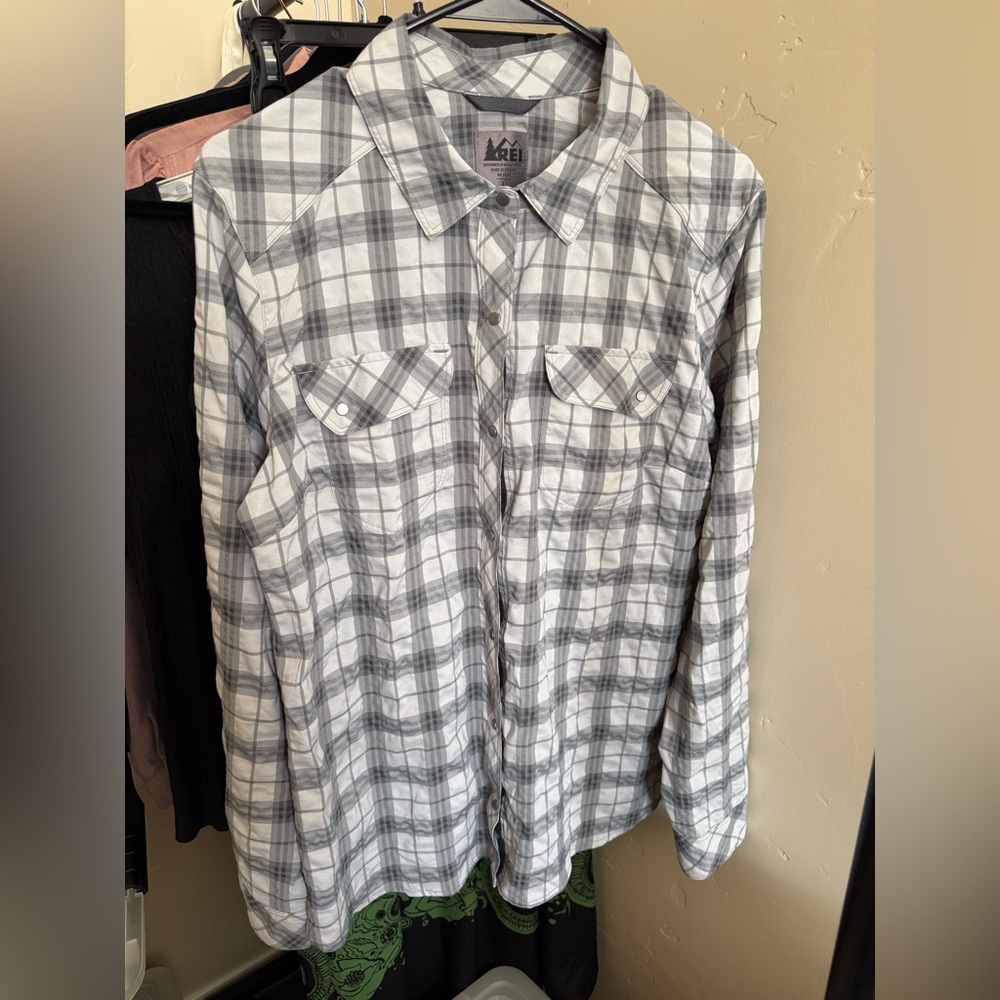 REI Gray & White Plaid Hiking Sun Protection Shirt